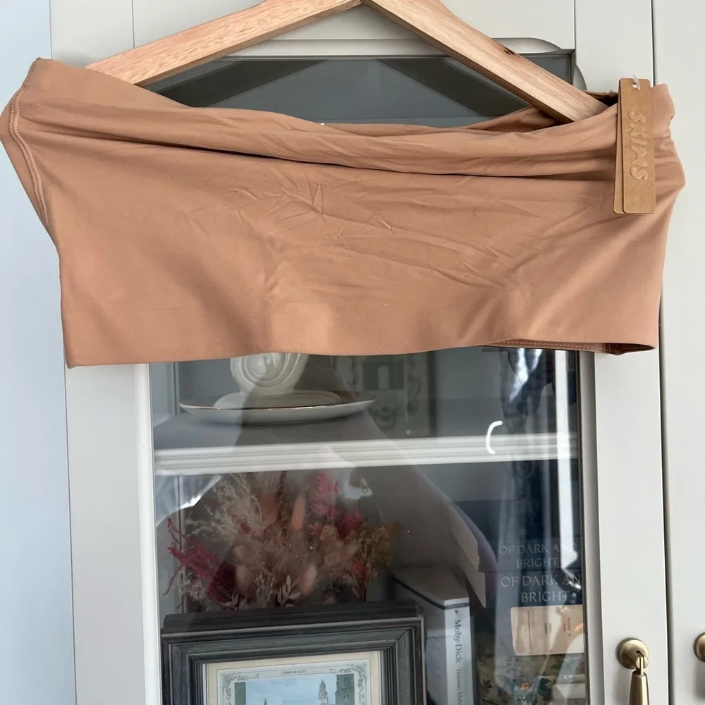 Skims Tan Bandeau Bra - Picture 3 of 6